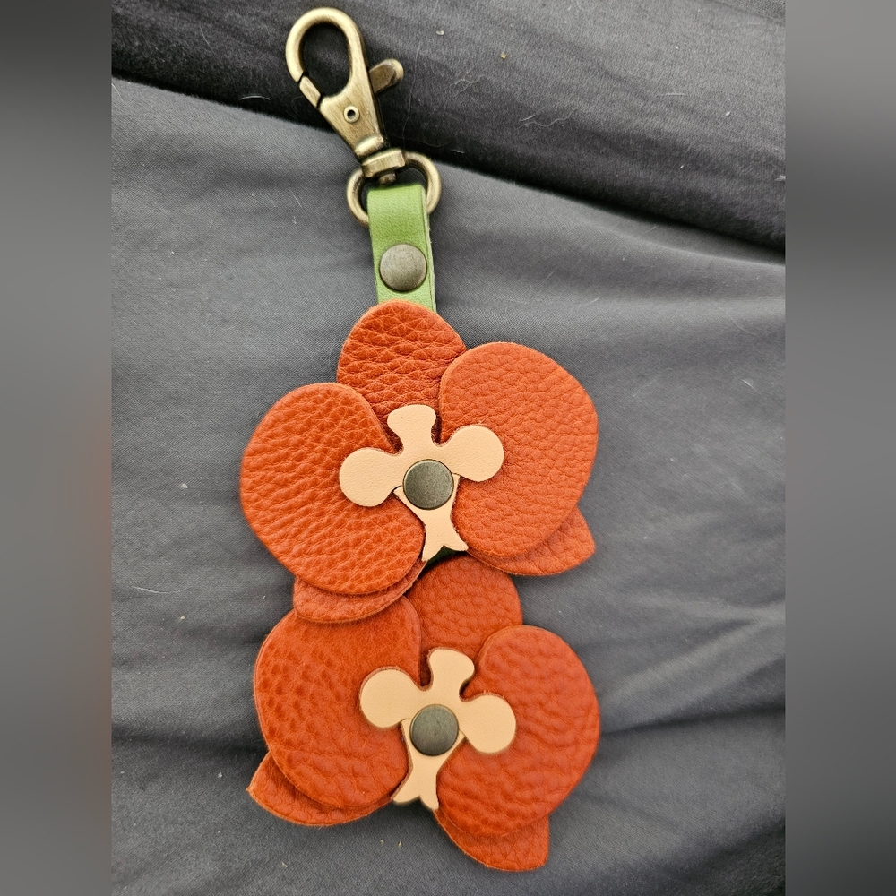 Rare NWOT Portland Leather Orange w/cream Floral Clip